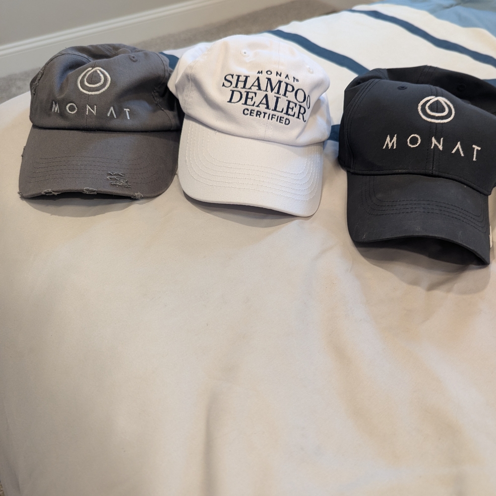 2 Monat/1 Nike Monat Baseball Hats